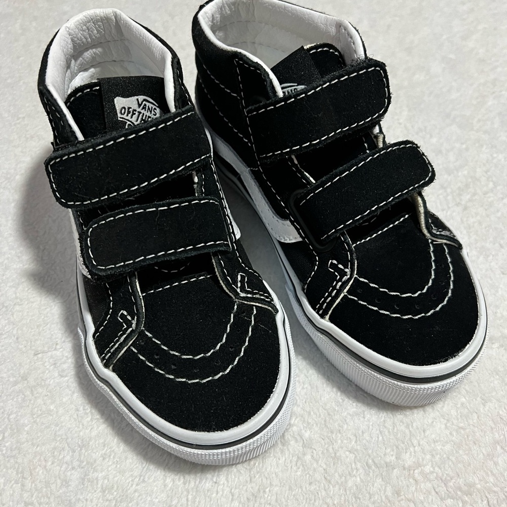 NWT Vans Kids Black and White High-Top Sneakers